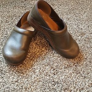 Men's Dansko Shoes